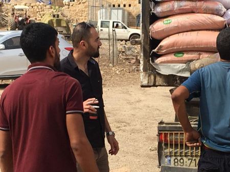 منتدى العائلات الثكلى وجمعية "صبايا الخير" بفعاليات تضامنية وتقديم المساعدات للتجمعات البدوية في طوباس